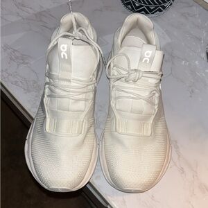 Women’s On Cloud Shoes, Size 7.5, Slightly Worn